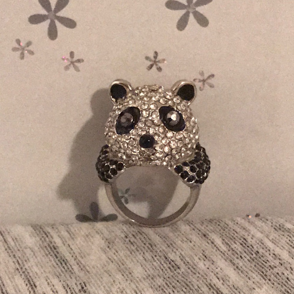 Panda ring 🐼  71/2 to 8 💕💗